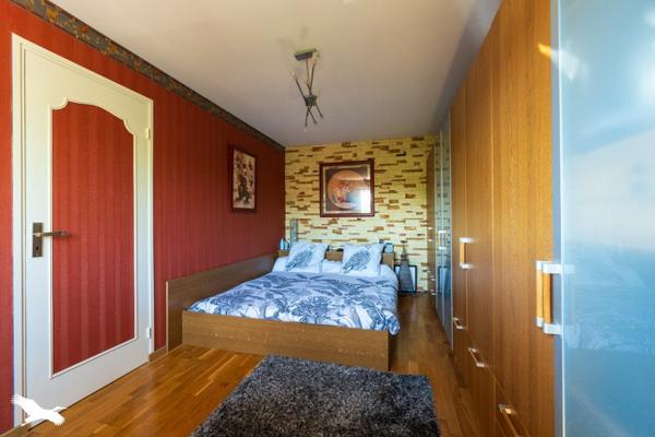 Maison à vendre |  Voisins-le-Bretonneux |  6 pièces | 146 m²