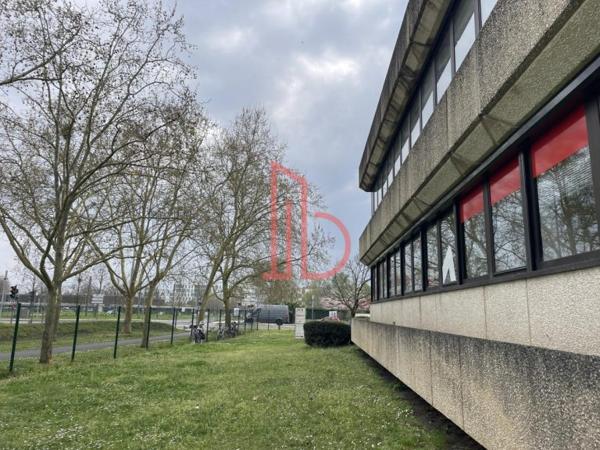 Bureau de 390 m² à louer à Bordeaux Lac - Bruges