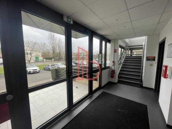 Bureau de 390 m² à louer à Bordeaux Lac - Bruges