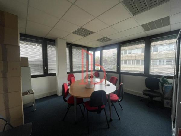 Bureau de 390 m² à louer à Bordeaux Lac - Bruges