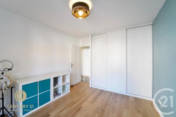 Appartement F3 à vendre  3 pièces - 70,25 m 2   MAGNY LE HONGRE  - 77