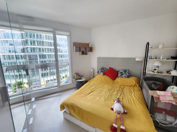 PUTEAUX Quartier de La Défense -Appartement 2 pièces de 56M² avec cave et parking