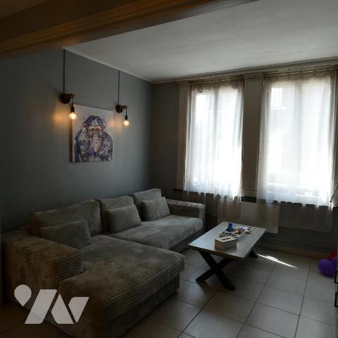 Comines , proche du centre ville , belle maison rénovée trois chambres