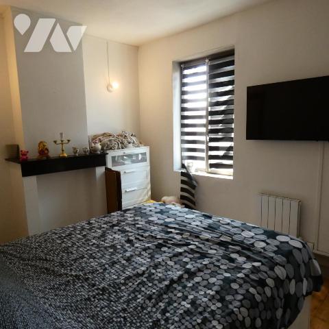 Comines , proche du centre ville , belle maison rénovée trois chambres