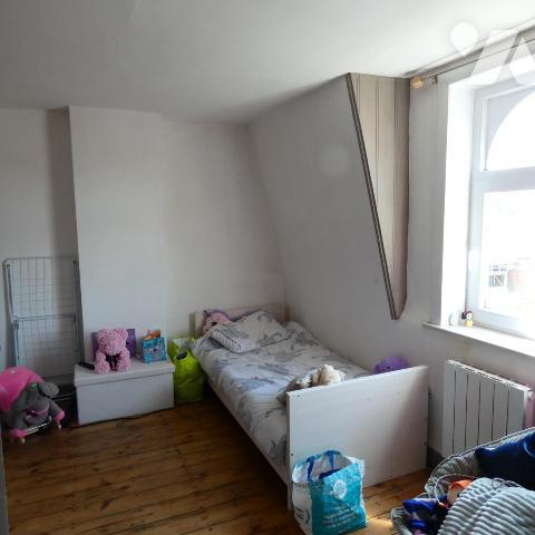 Comines , proche du centre ville , belle maison rénovée trois chambres