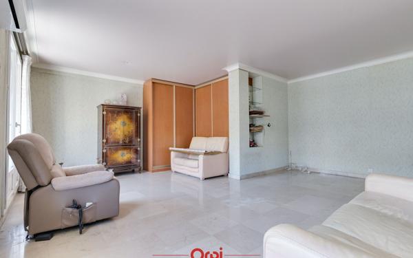 Appartement à vendre    4 pièces •  Marseille 2