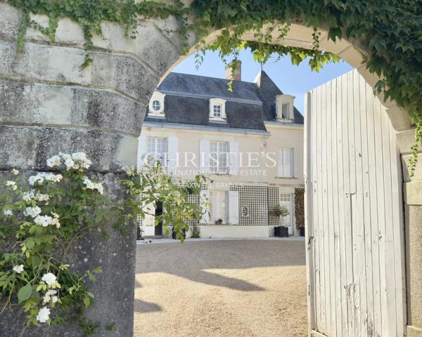 Château de caractère de 8 chambres avec potentiel d’aménagement, dans un environnement paisible près de Châtellerault