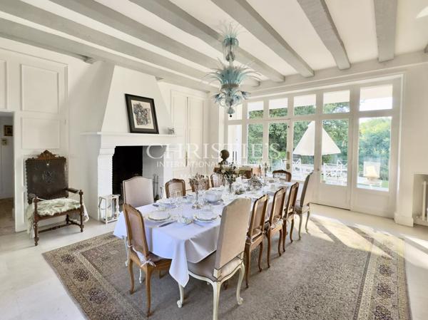 Château de caractère de 8 chambres avec potentiel d’aménagement, dans un environnement paisible près de Châtellerault