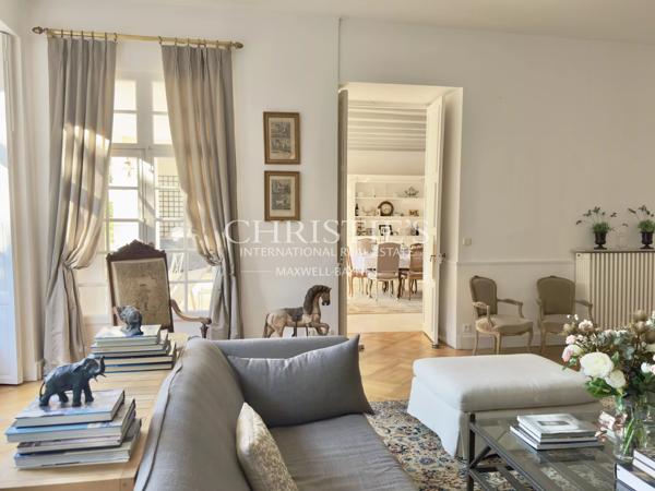 Château de caractère de 8 chambres avec potentiel d’aménagement, dans un environnement paisible près de Châtellerault