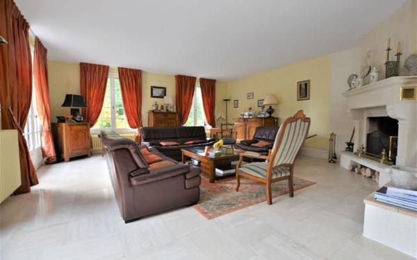 Maison à vendre    7 pièces • 387,60 m2 Abbeville