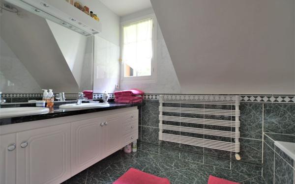 Maison à vendre    7 pièces • 387,60 m2 Abbeville