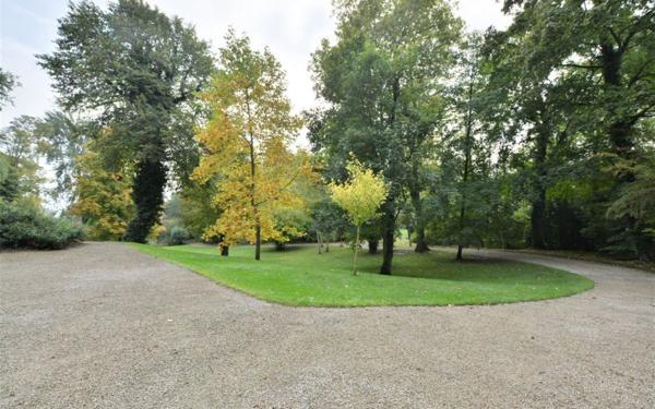 Maison à vendre    7 pièces • 387,60 m2 Abbeville