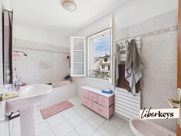 Maison familiale 160 m² – 5 chambres – Terrain de 500 m² – Sous-sol total