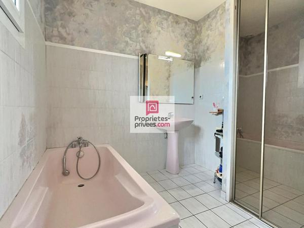 DEPT 33 - MERIGNAC ARLAC - Maison 6 pièce(s) 135 m2 avec jardin de 492m2 et un garage de 25m2