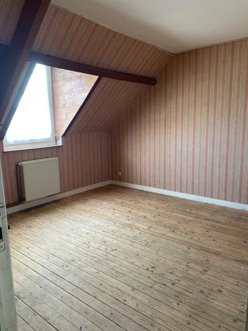 Maison de ville à rénover – 115 m² – Stationnement – Châteauneuf-d’Ille-et-Vilaine