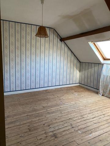 Maison de ville à rénover – 115 m² – Stationnement – Châteauneuf-d’Ille-et-Vilaine