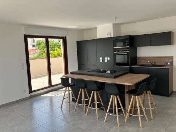 Appartement à vendre 3 pièces RILLIEUX LA PAPE (69) - DERNIER LOT EN TOIT TERRASSE- NEUF - terrasse de 42 m2