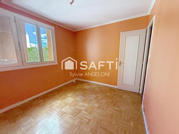 T3 traversant avec loggia, climatisation et cave