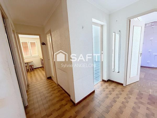 T3 traversant avec loggia, climatisation et cave