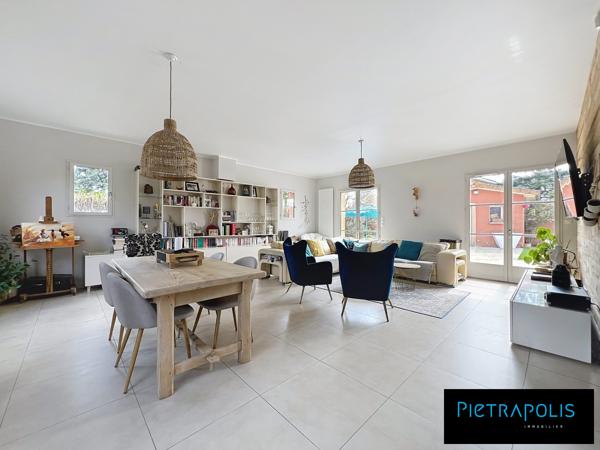 CIVRIEUX CENTRE – Belle maison 178 m² – Piscine & Pool House – 4 chambres – DPE B