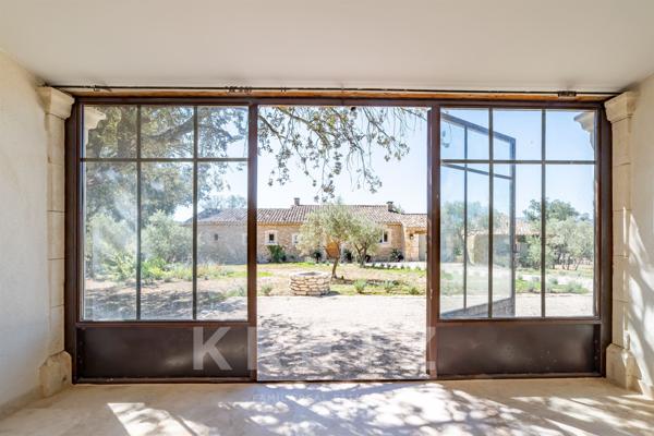 Élégance du Mas en pierre sèche, vue spectaculaire du Luberon – Gordes
