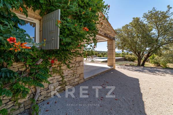 Élégance du Mas en pierre sèche, vue spectaculaire du Luberon – Gordes