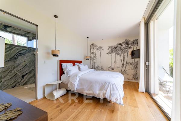 MAISON D'ARCHITECTE DE 240 M2 AVEC PISCINE ET VUE DÉGAGÉE