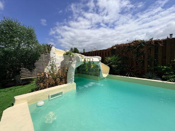 Maison
         9 pièces
        - 300 m² Bien prestige 840 000 € *