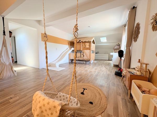 Maison
         9 pièces
        - 300 m² Bien prestige 840 000 € *