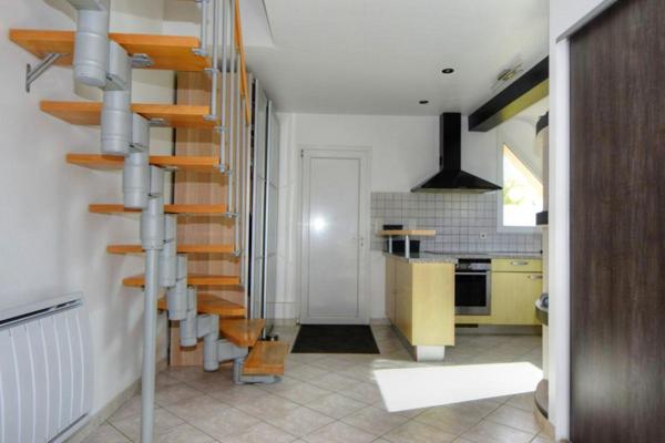 Maison  récente 4 chambres sur 1500 m2 au calme