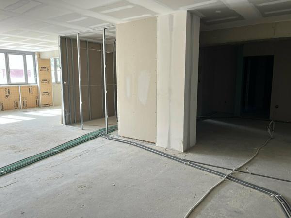 BUREAUX à VENDRE de 152 m²