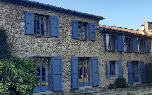 Maison à vendre    8 pièces • 334 m2 Aussillon