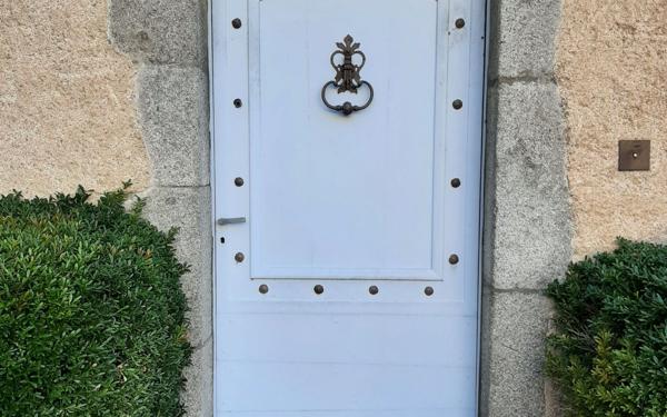 Maison à vendre    8 pièces • 334 m2 Aussillon