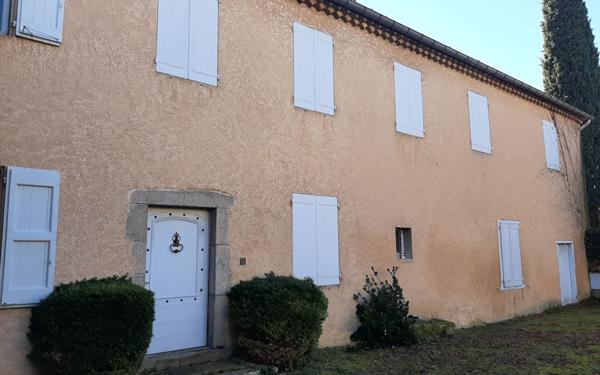 Maison à vendre    8 pièces • 334 m2 Aussillon
