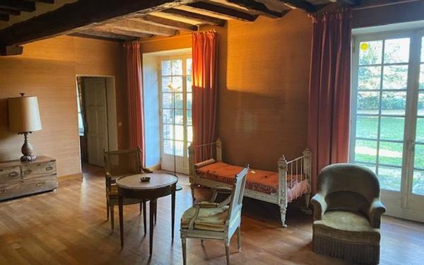 Maison à vendre    8 pièces • 334 m2 Aussillon