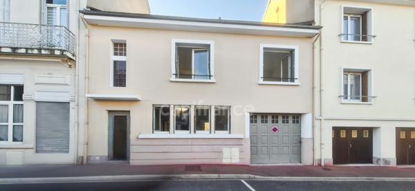 VICHY (03) - A VENDRE - Maison de ville - 110 m² + garage fermé