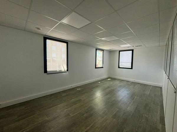 À LOUER – BUREAUX EN EXCELLENT ETAT – LA ROCHE-SUR-YON NORD
