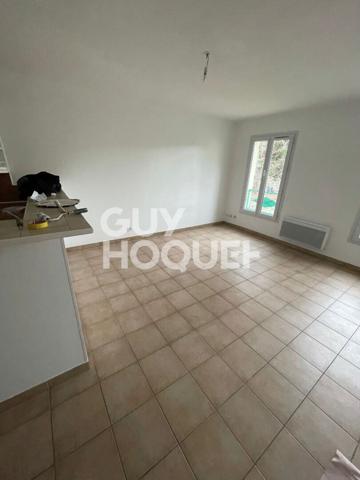 Appartement d'environ 60 m2 au sol en duplex disposant d'une chambre en centre ville de veneux les sablons.