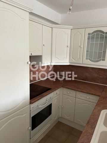 Appartement d'environ 60 m2 au sol en duplex disposant d'une chambre en centre ville de veneux les sablons.