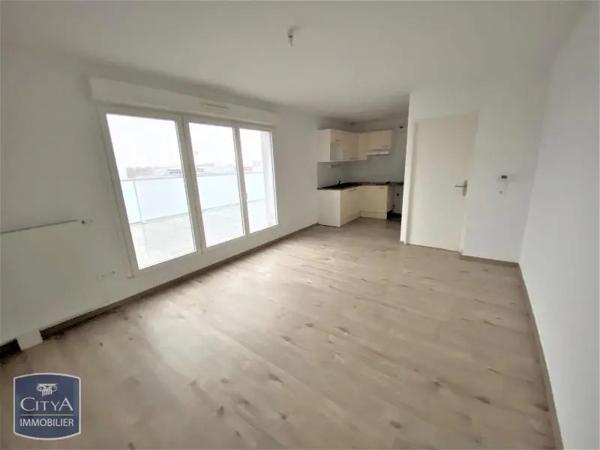 Appartement à louer 4 pièces 74.57m² Lormont (33310)