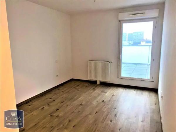 Appartement à louer 4 pièces 74.57m² Lormont (33310)