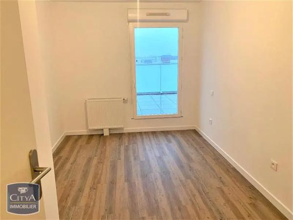 Appartement à louer 4 pièces 74.57m² Lormont (33310)