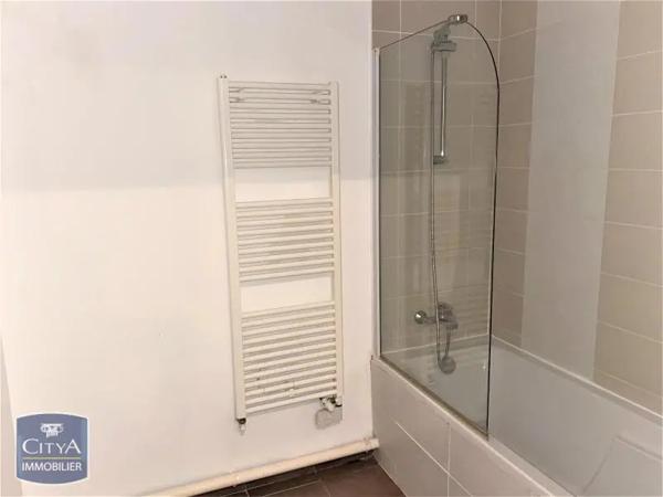 Appartement à louer 4 pièces 74.57m² Lormont (33310)