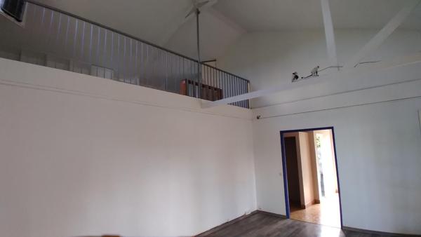 Maison F6 de 220 m² habitables avec 1 studio et 1 bungalow sur 1250 m² pour activité de location saisonnière