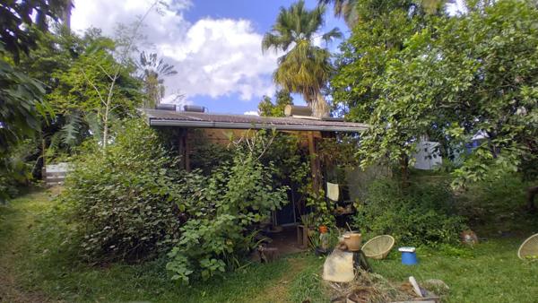 Maison F6 de 220 m² habitables avec 1 studio et 1 bungalow sur 1250 m² pour activité de location saisonnière