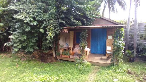 Maison F6 de 220 m² habitables avec 1 studio et 1 bungalow sur 1250 m² pour activité de location saisonnière