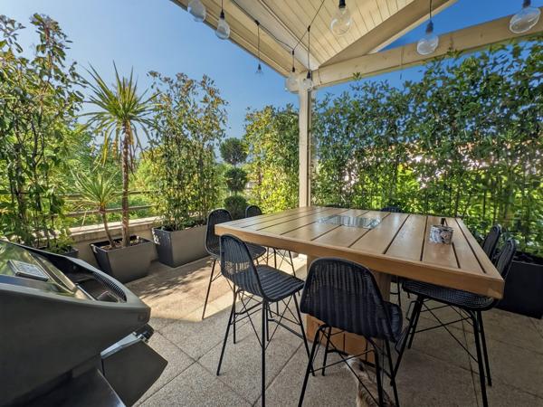 Duplex d'exception – 140 m² habitables (172 m² au sol) – Terrasse, garage, parking – Secteur Mongré