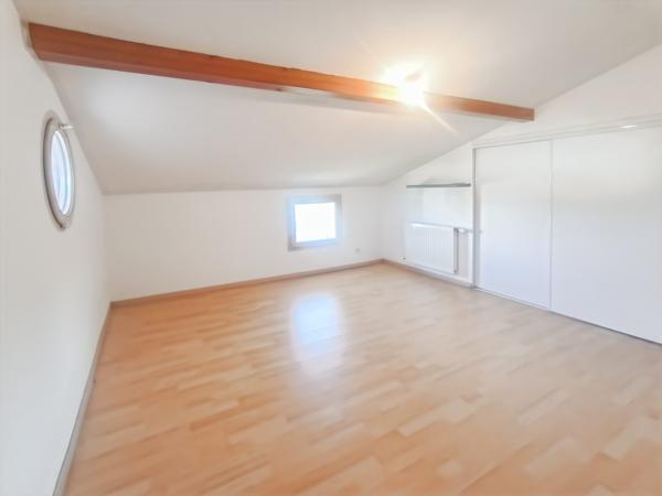 Duplex d'exception – 140 m² habitables (172 m² au sol) – Terrasse, garage, parking – Secteur Mongré