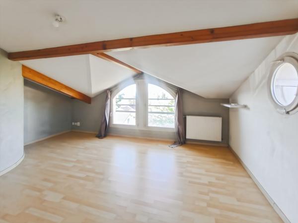 Duplex d'exception – 140 m² habitables (172 m² au sol) – Terrasse, garage, parking – Secteur Mongré