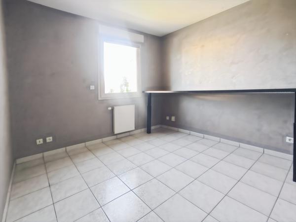 Duplex d'exception – 140 m² habitables (172 m² au sol) – Terrasse, garage, parking – Secteur Mongré